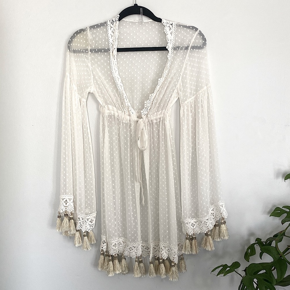 Lovers + Friends Sheer Swiss Dot Tassel Short Robe in White size Small